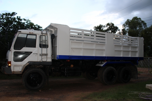 ขายด่วน MITSUBISHI  FN527M-TF TURBO  220 แรงม้า