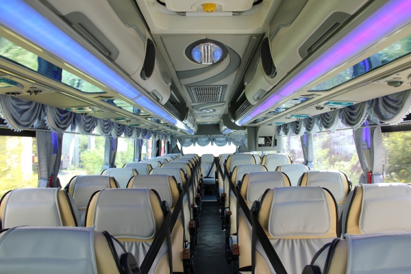 ให้เช่าเหมารถทัวร์ รถบัส รถโค้ช และรถนำเที่ยว VIP 36-50 ที่นั่ง