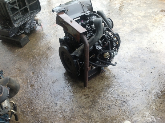 ขายเครื่องยันม่าร์เก่าญี่ปุ่น รุ่น 3TN 75 ขนาด 21 แรงม้า เป็นเครื่องตัวเดียวกับโคมัสสุ 3D75 -7 สภาพสวยมากๆ