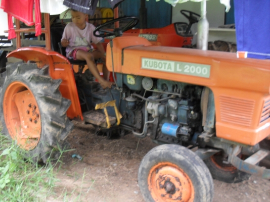 ขายรถไถคูโบต้า L2000 เพลาเดียวพร้อมอุปกรณ์ สภาพพร้อมใช้