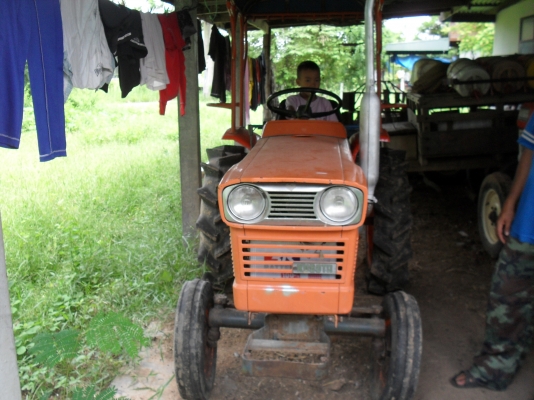 ขายรถไถคูโบต้า L2000 เพลาเดียวพร้อมอุปกรณ์ สภาพพร้อมใช้