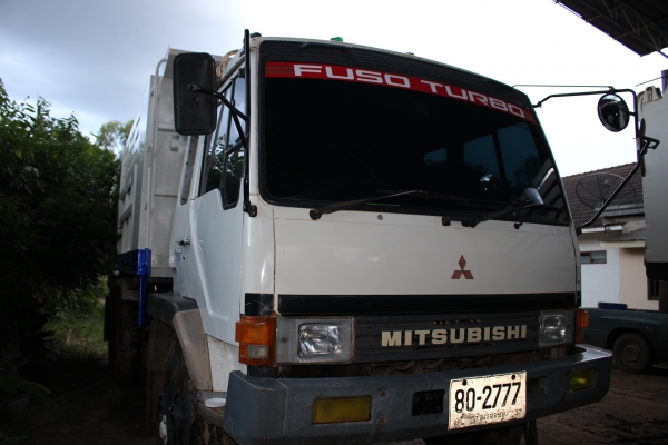 ขายด่วน MITSUBISHI  FN527M-TD5553