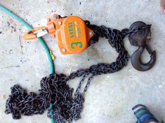 ขายรอกยกของ ยี่ห้อ Vital รับน้ำหนัก 3 ตัน