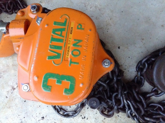 ขายรอกยกของ ยี่ห้อ Vital รับน้ำหนัก 3 ตัน