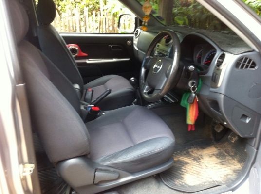 ISUZU D-MAX HI LANDER SPACECAB 2.5 Ddi i-TEQ MT ปี 50 รถบ้านสวยจัดรอบคันพร้อมใช้งาน ไม่เคยมีอุบัติเหตุ เครื่องแห้งแรงดี ภายในเก๋งคอนโซลสวยครบ CD MP3 พ.เพาเวอร์ ก.ไฟฟ้า กระจกมองข้างปรับไฟฟ้า บันไดข้าง กระบะปูพื้นยางลายเนอร์ ล้อแม็กลายสวย ยางสภาพดี 70\% พร้อ