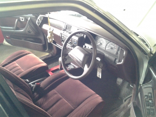 รถยนต์ TOYOTA CROWN