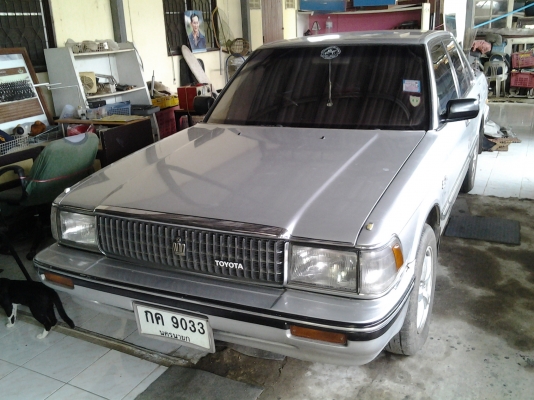 รถยนต์ TOYOTA CROWN