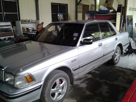 รถยนต์ TOYOTA CROWN