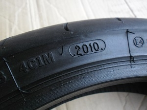 ขายยาง \% 1 คู่