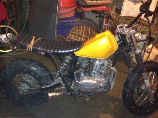 ขายแลก XL 250 ชุดแต่ง TW รอบคัน  ราคา39000  มีทะเบียน ภาษีไม่ขาดต่อ สนใจติดต่อ 0841649712