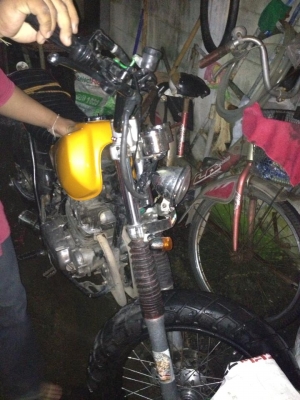 ขายแลก XL 250 ชุดแต่ง TW รอบคัน  ราคา39000  มีทะเบียน ภาษีไม่ขาดต่อ สนใจติดต่อ 0841649712