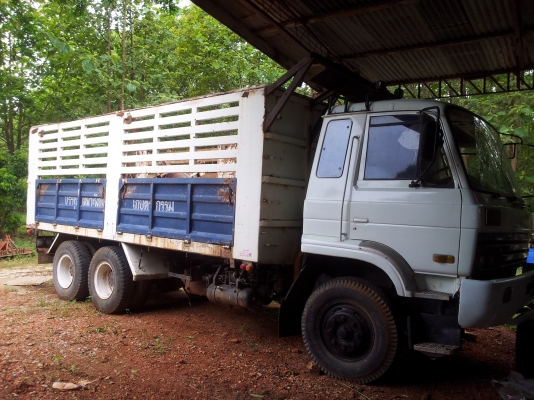 ขายรถบรรทุก 10 ล้อ  2 เพลา นิสสัน  cwm430  290 แรงม้า  ไม่ดั๊ม