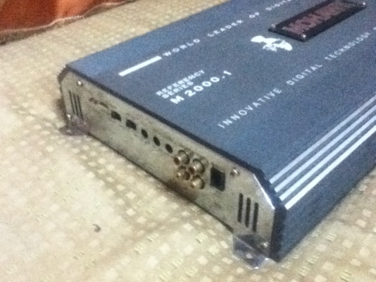 ขายแอมป์ MOHAWK รุ่น M2000.1 Cass D 2000W สภาพสวยๆ ลดราคา 6500.- ขายแอมป์ MOHAWK รุ่น M2000.1 Cass D 2000W สภาพสวยๆ ลดราคา 6500.-