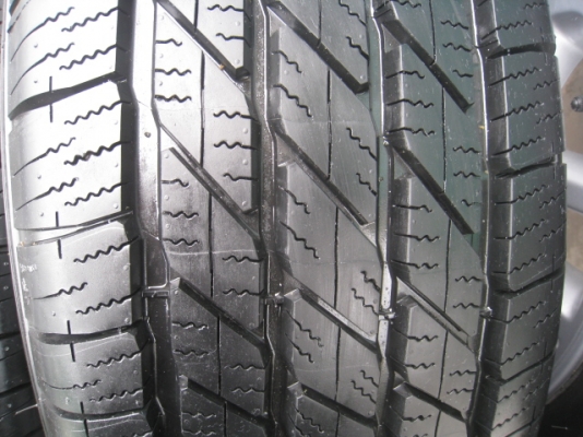 ขายล้อแม็ก Toyota fortuner ป้ายแดง 17"x7.5" et30 6รู139 + ยางปี2613 สภาพสวยครับ ตุ่มหน้ายางยังมองเห็นอยู่ครับ สนใจติดต่อเล็กคลองสามครับ (081-3747940)