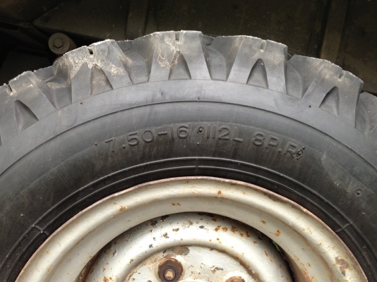 ขายยาง ก.ไก่ Deestone 7.50-16 งามๆ