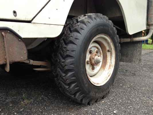 ขายยาง ก.ไก่ Deestone 7.50-16 งามๆ