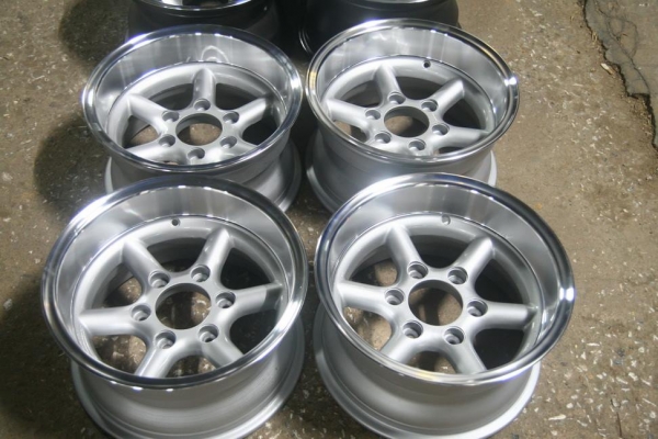 ดาว6ก้านตรง 15x8 ET-22 6รู139.7 จัดไป 8500 บาท