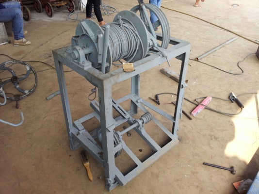 เหลืออยู่เพียงชุดเดียวแล้วครับ ลิฟท์กระป๋องพร้อมมอร์เตอร์ 3 แรง ขายถูก