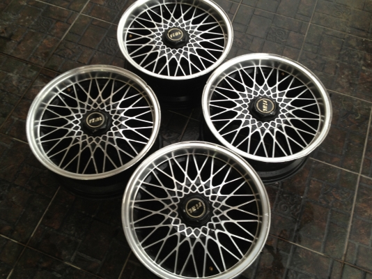ล้อrail 6รู ขอบ16นิ้ว กว้าง 7.5 นิ้ว ฝาครบ 4800บาท
