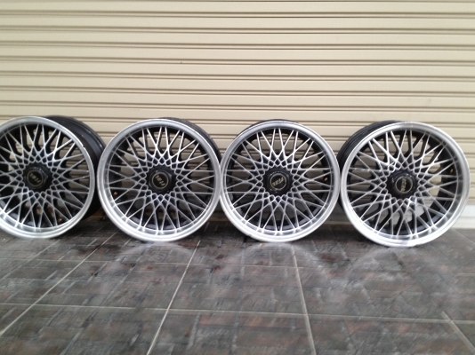 ล้อrail 6รู ขอบ16นิ้ว กว้าง 7.5 นิ้ว ฝาครบ 4800บาท