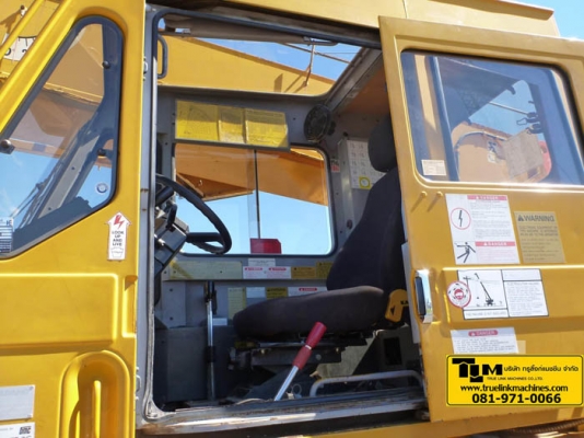 TADANO TR300XL-3 30 Ton 4x4x4 TADANO TR300XL-3 30 Ton 4x4x4