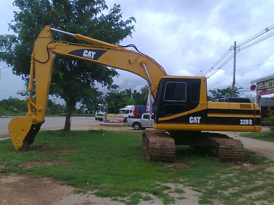 รถแบคโฮ CAT 320B รถสวย มีทะเบียน ชอบราคาเท่าไร ต่อรองกันได้ครับ
