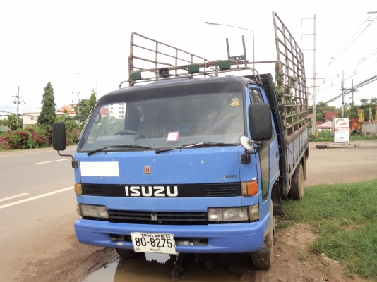 ขายด่วน ISUZU 6 ล้อ พร้อมใช้งาน พวงมาลัยพาวเวอร์ แอร์เย็น