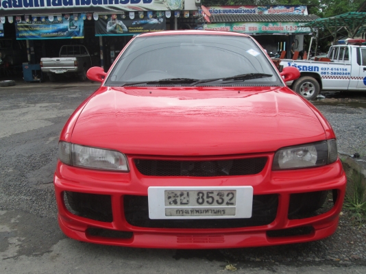 Misubishi สีแดงสด