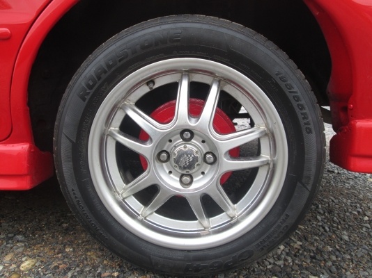 Misubishi สีแดงสด Misubishi สีแดงสด