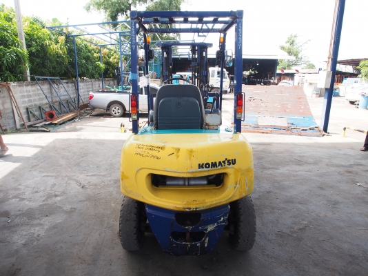 ** LOT 12/9/2556 ** KOMATSU FD20-12 เสา3เมตร หิ้ง สนใจติดต่อ 083-062-0223
