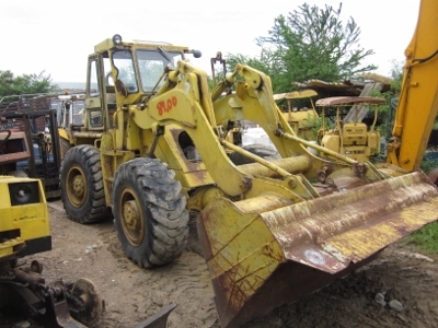 ขาย-รถตักล้อยาง ยี่ห้อ TCM เครื่องยนต์ดีเซล 6 สูบ มือสองนำเข้าจากญี่ปุ่น พร้อมใช้งานทันทีครับ เครื่องดี ตัวใหญ่ ตักได้เยอะ