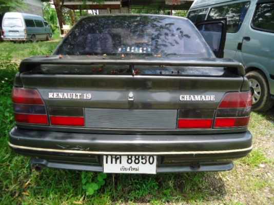 ขายเป็นซากรถเรโนลด์ R19 CHAMADE ปี2535 ตัวถังสภาพดีทั้งคัน ขาย 30,000.-
