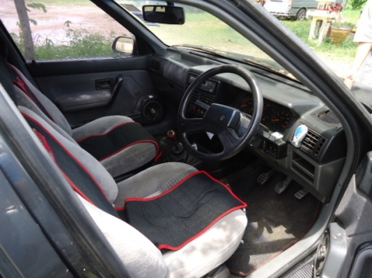 ขายเป็นซากรถเรโนลด์ R19 CHAMADE ปี2535 ตัวถังสภาพดีทั้งคัน ขาย 30,000.-