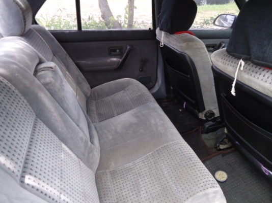 ขายเป็นซากรถเรโนลด์ R19 CHAMADE ปี2535 ตัวถังสภาพดีทั้งคัน ขาย 30,000.-