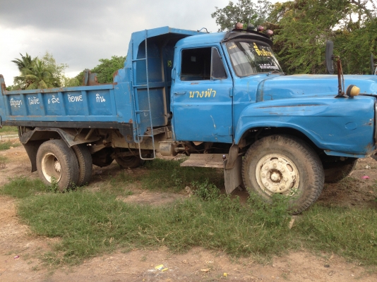 ขายรถ6ล้อดั้มหัวยาว สภาพพร้อมใช้งาน เครื่อง 6bb เฟืองถ้ายใหญ่ เล่มทะเบียนมี ภาษีไม่ขาด ราคาต่อรองได้ รถใช้งานอยู่