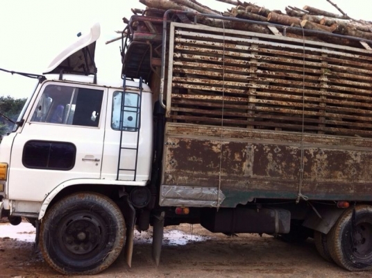 รถฮีโน่ 10 ล้อ รั่ว F17  เปลื่ยนเครื่อง  187 แรงม้า  สนใจติดต่อ 081 - 6079515