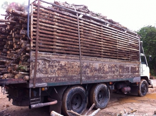 รถฮีโน่ 10 ล้อ รั่ว F17  เปลื่ยนเครื่อง  187 แรงม้า  สนใจติดต่อ 081 - 6079515