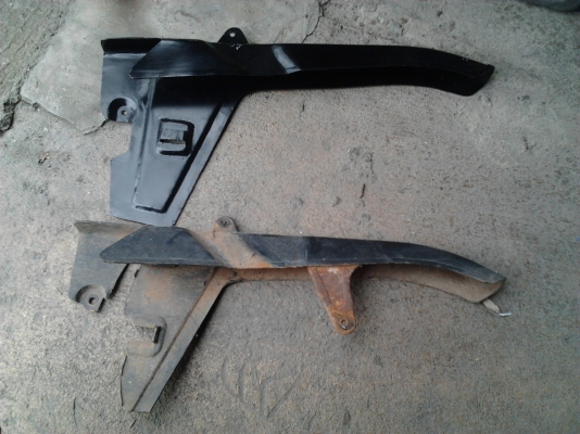 ขายอะไหล่ yamaha dt125 (หายาก) บังโซ่+ไฟเลี้ยวเดิม