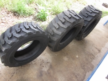 ขาย- ยางใหม่ สำหรับรถตัก skid loader หลายขนาด ตั้งแต่เบอร์ 265/70 D16.5, 355/70 D17.5, 385/65 D19.5