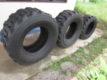 ขาย- ยางใหม่ สำหรับรถตัก skid loader หลายขนาด ตั้งแต่เบอร์ 265/70 D16.5, 355/70 D17.5, 385/65 D19.5
