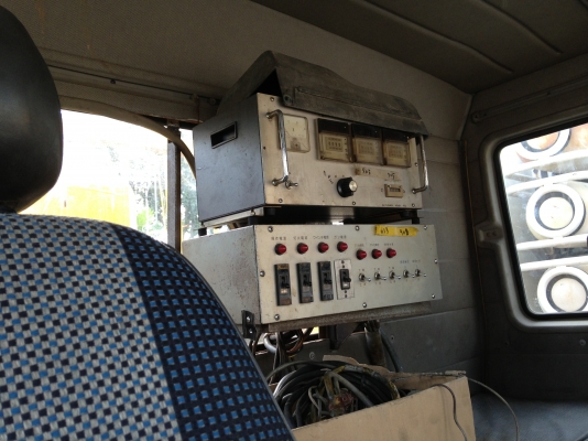 ขายรถตีเส้นถนน