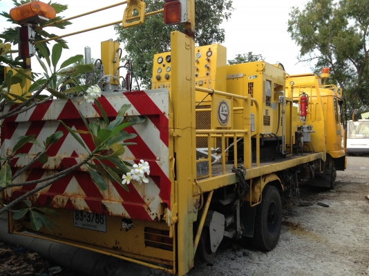 ขายรถตีเส้นถนน