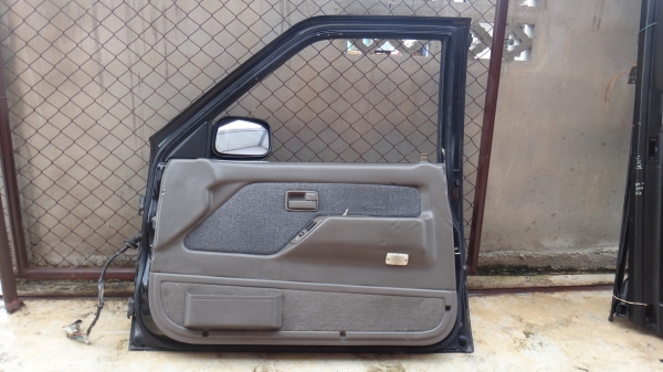 ประตู isuzu mu ข้างขวา   3000 บาท