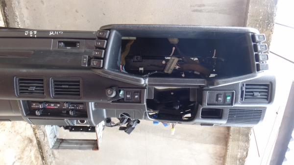 คอนโซล isuzu mu  สีดำ  4000 บาท