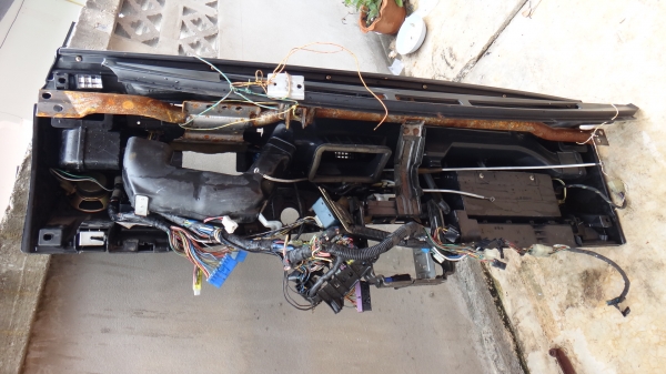 คอนโซล isuzu mu  สีดำ  4000 บาท