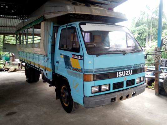 ขายหกล้อรับส่งนักเรียน