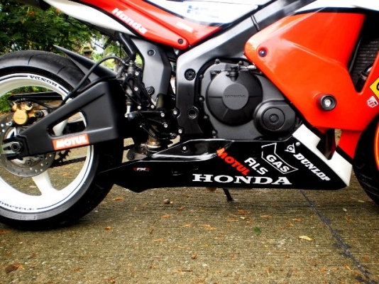 (หลุดมัดจำ)ขาย CBR 600 RR ปี 2004 ทะเบียนเเท้ จัดไฟเเนนซ์ได้ (หลุดมัดจำ)ขาย CBR 600 RR ปี 2004 ทะเบียนเเท้ จัดไฟเเนนซ์ได้