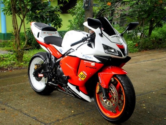 (หลุดมัดจำ)ขาย CBR 600 RR ปี 2004 ทะเบียนเเท้ จัดไฟเเนนซ์ได้ (หลุดมัดจำ)ขาย CBR 600 RR ปี 2004 ทะเบียนเเท้ จัดไฟเเนนซ์ได้