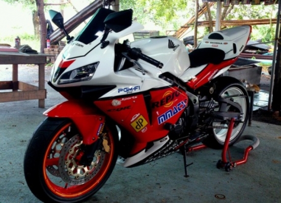 (หลุดมัดจำ)ขาย CBR 600 RR ปี 2004 ทะเบียนเเท้ จัดไฟเเนนซ์ได้ (หลุดมัดจำ)ขาย CBR 600 RR ปี 2004 ทะเบียนเเท้ จัดไฟเเนนซ์ได้