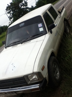 toyota hilux ln 40 4 ประตู